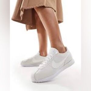 Nike Cortez 23 Premium Leather like new 7 Y fits like 71/2 W